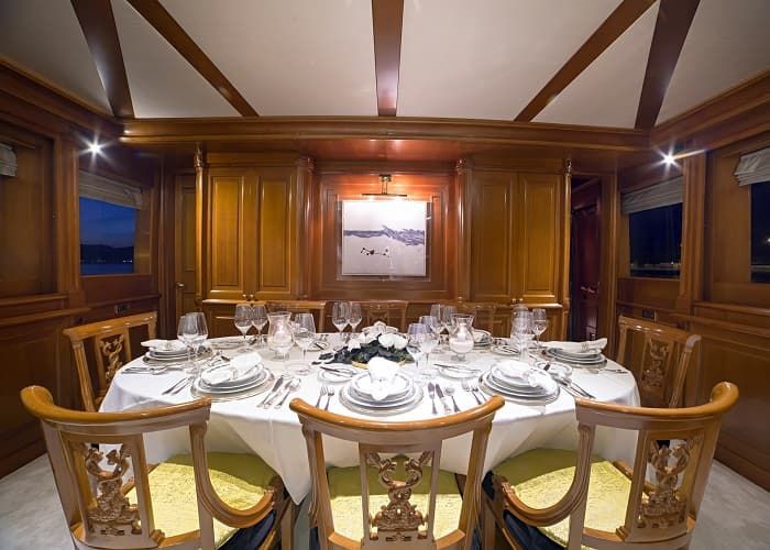 luxury dining, super yacht charter Athens, fine dining Greece