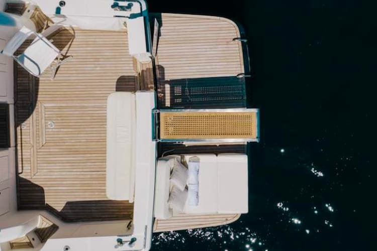 yacht rental Mykonos, yacht rental Athens, island transfers