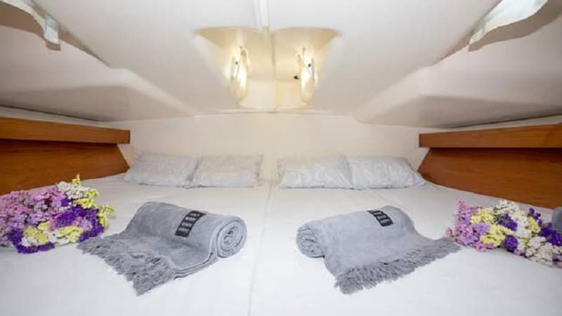 Mykonos sailing, yacht accommodation, yacht suite
