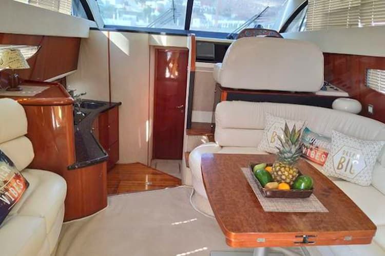 yacht salon, yacht rentals Mykonos, private yacht salon