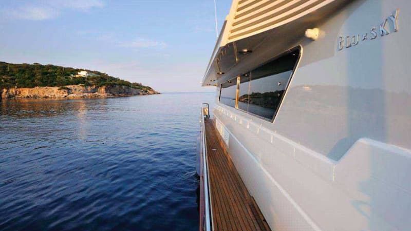 private yacht rental Mykonos, private yachts, day yacht charter Mykonos